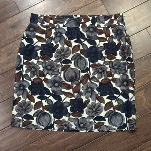 Boden Linen Cotton Blend Floral Skirt SIZE 16R. Great condition. Too big for me.